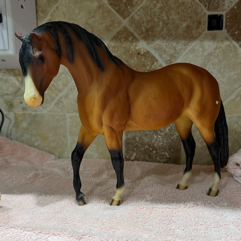 Breyer Titan Glory Foundation ( Toys R Us) Stallion 1996